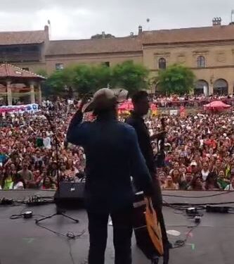 LATINOAMÉRICA: YALO CUELLAR* EL MEJOR CANTAUTOR DE LA MÚSICA CHAQUEÑA EN BARCELONA. Por Fidel Carlos Flores