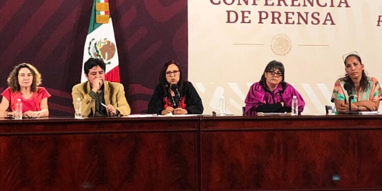 EXPUSIERON CONTENIDO DE LIBROS DE TEXTO DE 5TO. PRIMARIA