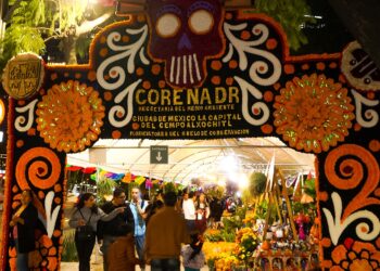 COMENZÓ EL FESTIVAL DE FLORES CEMPASÚCHIL EN PASEO DE LA REFORMA (HASTA EL 31 OCTUBRE)