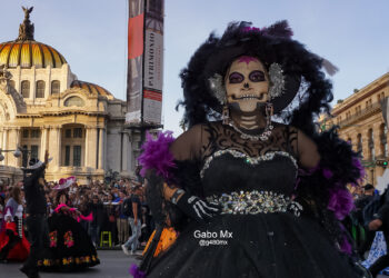 FIGURAS GIGANTES Y TRADICIÓN (DIA DE MUERTOS 2023) FOTO REPORTAJE. Por Gabriel Morales (*)