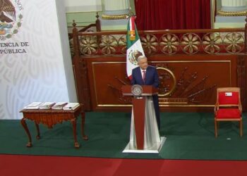 AMLO: LAS REFORMAS BUSCAN DEVOLVER GRANDEZA A LA CONSTITUCIÓN