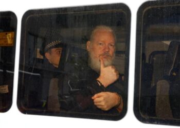 CUANDO TIEMBLA LA LIBERTAD DE PRENSA (EL CASO ASSANGE). Por Roberto Dotti (*)