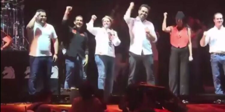 NUEVO LEÓN: TRAGEDIA EN MITIN DE MOVIMIENTO CIUDADANO, SE DESPLOMA TEMPLETE (Video)