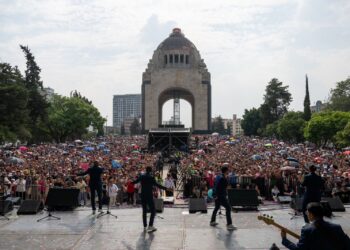 MONUMENTO A LA REVOLUCIÓN: GRAN BAILE POR EL DÍA DE LAS MADRES