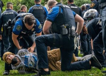 ESTADOS UNIDOS: REBELDIA ESTUDIANTIL Y REPRESIÓN EN UNIVERSIDADES