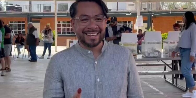 AL SUFRAGAR DANIEL SERRANO PALACIOS LLAMA A IZCALLENSES A CUIDAR ELECCIÓN