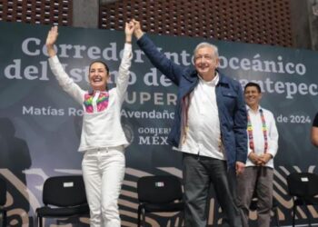 CLAUDIA SHEINBAUM RECIBE PRIMER SALUDO COMO “COMANDANTA SUPREMA” DE LAS FUERZAS ARMADAS