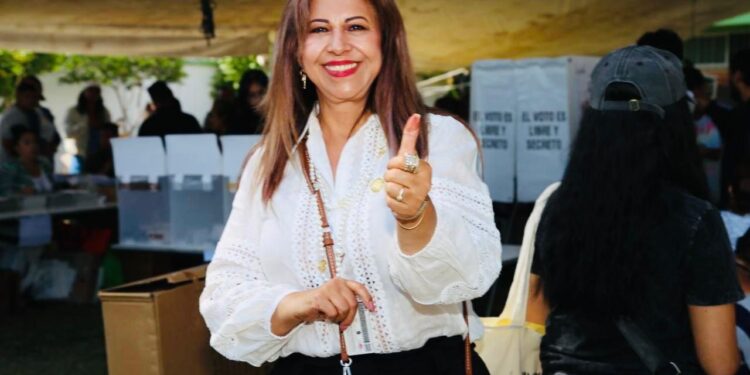 CUAUTITLÁN: JUANITA CARRILLO LUNA CONFÍA EN UNA DEMOCRACIA AUTÉNTICA