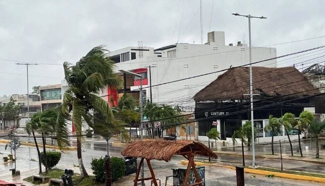 TULUM (QR): HURACÁN CATEGORÍA 2 TOCA TIERRA, NO HAY REPORTE DE LESIONADOS, NI FALLECIDOS