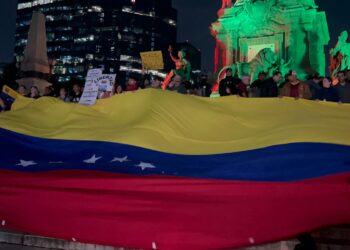 VENEZOLANOS EXPRESAN APOYO A EDMUNDO GONZÁLEZ EN CDMX