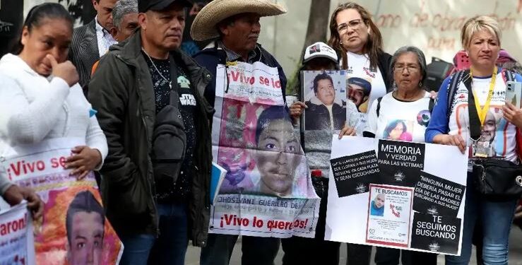AMLO ENVÍA NUEVO INFORME A PADRES DE NORMALISTAS DE AYOTZINAPA