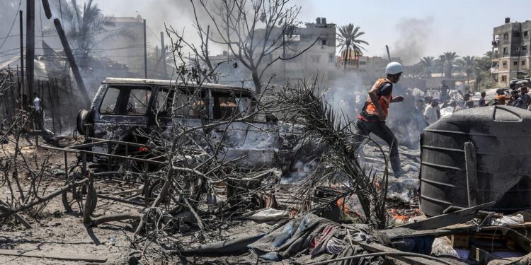 ISRAEL BOMBARDEA EN GAZA DOS CAMPOS DE REFUGIADOS