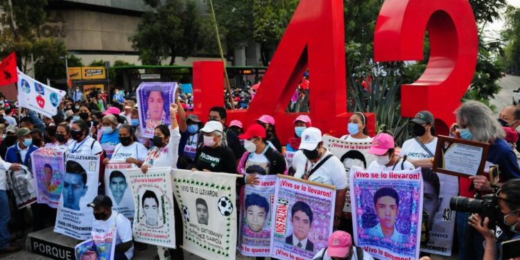 “NO PROTEJO A NADIE, MENOS A EPN”: AMLO