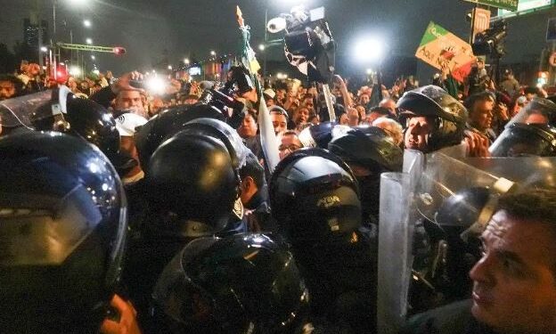 ENFRENTAMIENTOS ENTRE POLICIAS Y OPOSITORES A LA REFORMA JUDICIAL