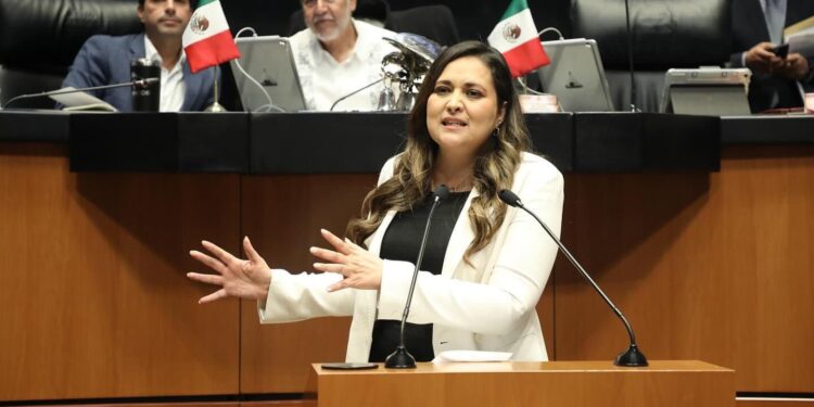 SENADO DE LA REPÚBLICA: RENUNCIA CYNTHIA LÓPEZ CASTRO AL PRI
