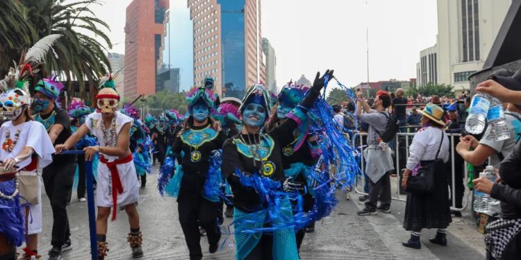 CRÓNICA DANZANTE DE UN MICTLÁN URBANO (Día de Muertos CDMX, 2024). Por Ulises Paniagua (*)