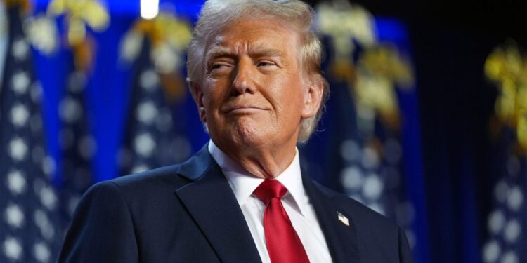 TRUMP FESTEJA Y PROCLAMA TRIUNFO A PESAR QUE FALTAN RESULTADOS FINALES