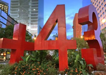 POR PRIMERA VEZ: PADRES DE LOS 43 SE REUNEN CON LA PRESIDENTA CSP