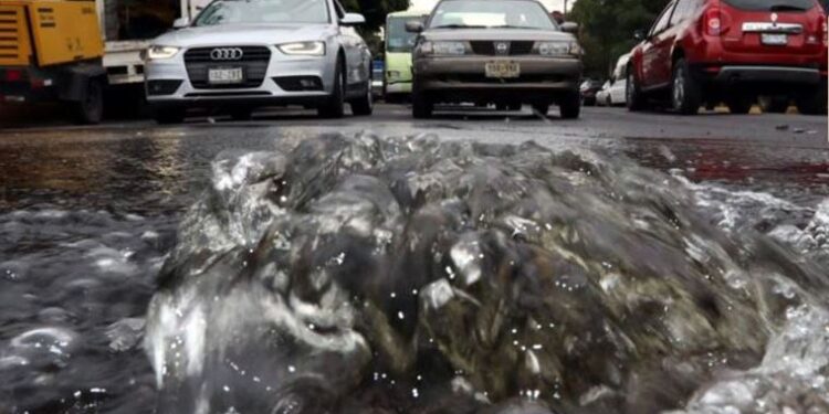 CDMX: EXISTE EL 40% DE FUGAS DE AGUA EN LA RED HIDRÁULICA