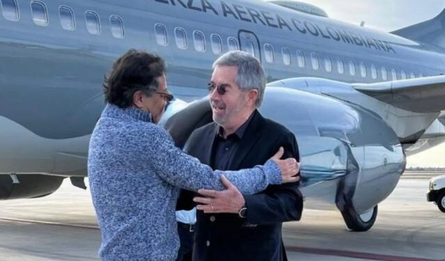 GUSTAVO PETRO (PRESIDENTE DE COLOMBIA) ARRIBA A CDMX