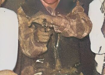 MUNDO DE ESPEJOS (Crónica literaria). Por Fidel Carlos Flores (*)