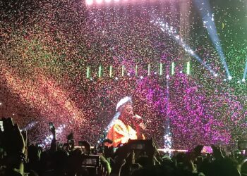 FELIZ CIUDAD DE POBRES CORAZONES (Crónica/Concierto de Fito Páez). Por Ulises Paniagua (*)