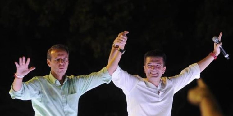 EL JUEGO DE PODER EN BOLIVIA UNE A LOS EXPREMOS. Por Hernán Cabrera Maraz (*)