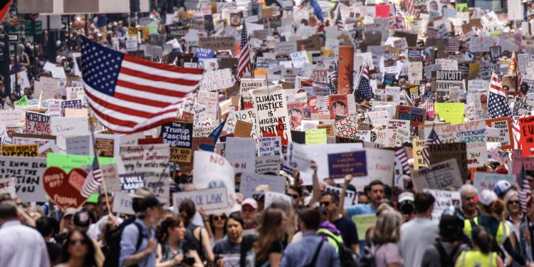 “NO KINGS”: MANIFESTACIONES CONTRA DONALD TRUMP EN CALLES Y PARQUES DE EEUU