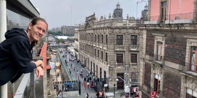 RONALDO ROCHA: LA FORTALEZA DE UN TALENTO FORJADO EN FAMILIA. Por Fidel Carlos Flores (*)