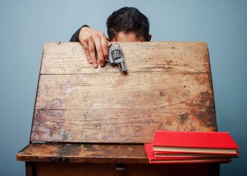 HECHOS VIOLENTOS EN LAS ESCUELAS, UNA BOMBA DE TIEMPO. Por: Jorge Gallo García (*)