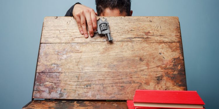 HECHOS VIOLENTOS EN LAS ESCUELAS, UNA BOMBA DE TIEMPO. Por: Jorge Gallo García (*)