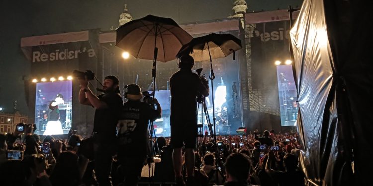 “RESIDENTE” EN EL ZÓCALO Y SUS 180,000 CORAZONES (Crónica). Por Ulises Paniagua (*)