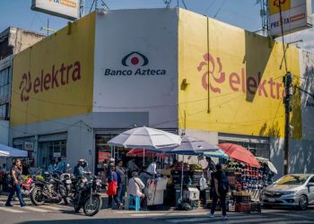 BMV SUSPENDE A ELEKTRA TRAS DECISIÓN DE SALIR DEL MERCADO