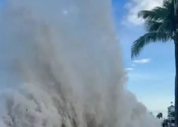 HURACÁN PRISCILA: AFECTA GRANDES OLAS A PUERTO VALLARTA (MÉXICO)
