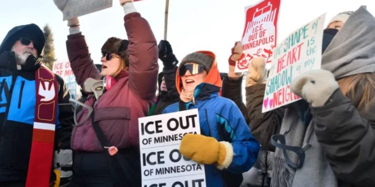 EEUU: PROTESTA NACIONAL EXIGE FRENAR LA BRUTALIDAD DEL ICE