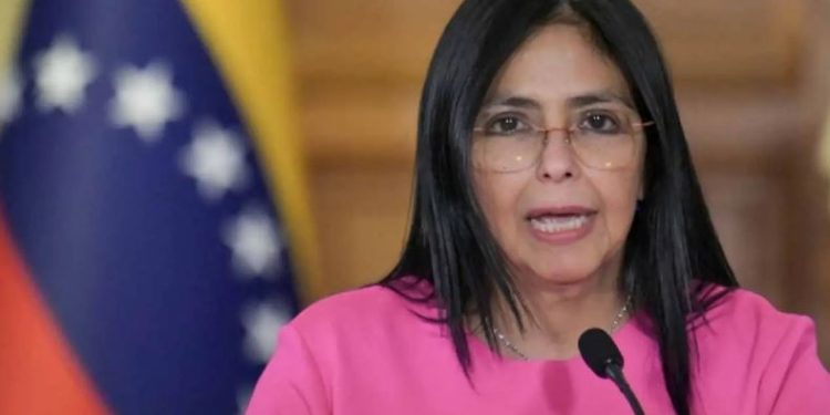 FFAA VENEZOLANAS RECONOCEN A DELCY RODRÍGUEZ COMO PRESIDENTA, TRAS SECUESTRO DE MADURO