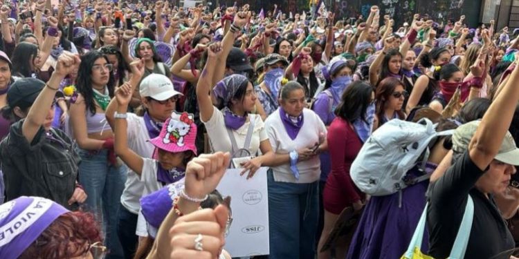 MARCHA EN EL ZÓCALO POR EL 8M EXIGIÓ IGUALDAD, RESPETO Y JUSTICIA
