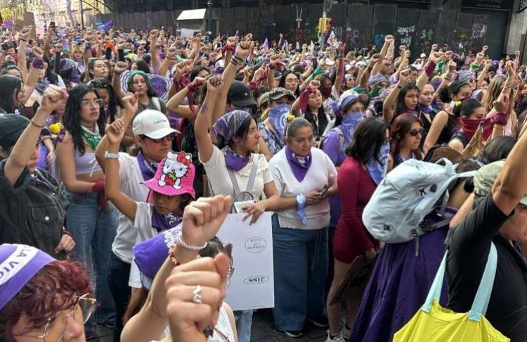 MARCHA EN EL ZÓCALO POR EL 8M EXIGIÓ IGUALDAD, RESPETO Y JUSTICIA