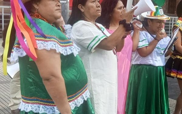 BOLIVIA: EL FETICHE DEL TIPOY Y LA CRISIS DE REPRESENTACIÓN, ENTRE LA PROVOCACIÓN PERFORMÁTICA Y EL CONSERVADURISMO OPORTUNISMO. Por José Chuvé Mengarí (*)