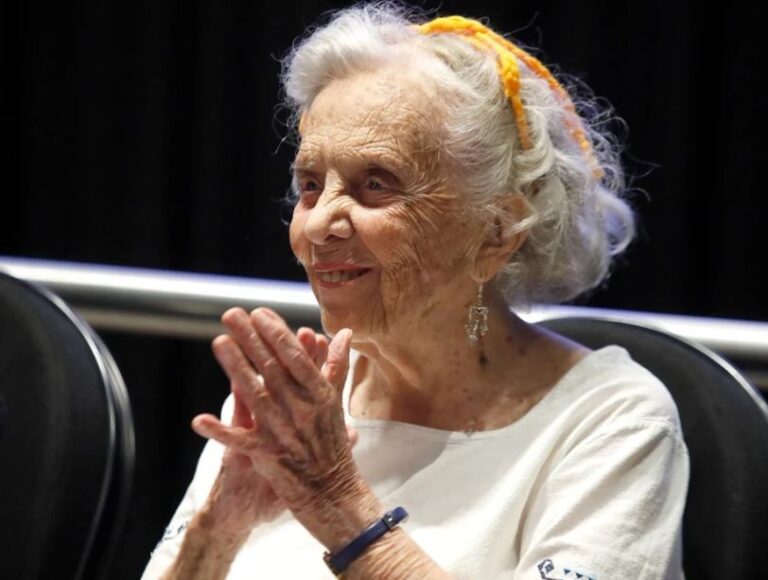 “LOS INFLUENCERS DESHUMANIZAN EL PERIODISMO”: ELENA PONIATOWSKA