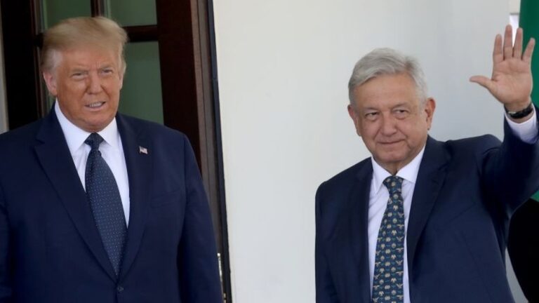 TRUMP ESTÁ RODEADO DE MANIPULADORES QUE BUSCAN QUE A MÉXICO REGRESE LA EXTREMA DERECHA: AMLO