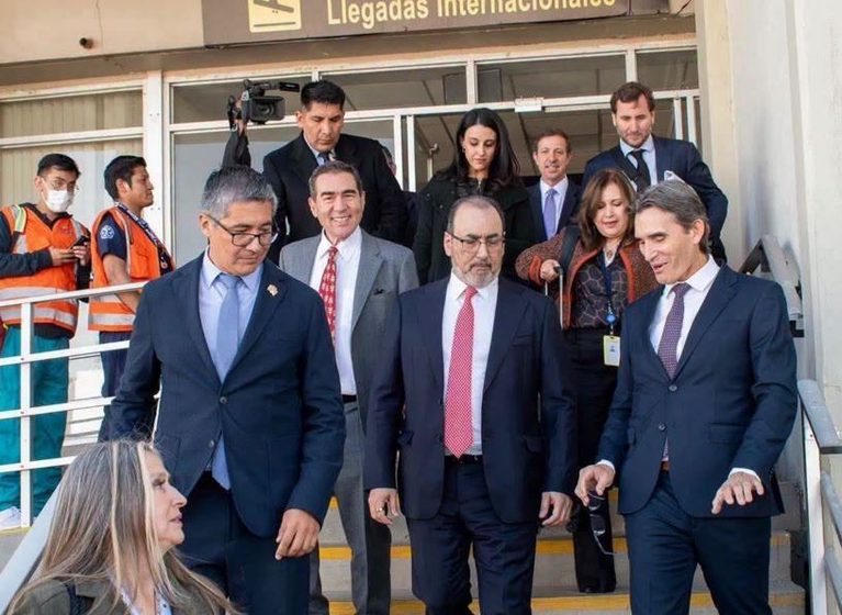 SUELDOS INVISIBLES, VÍNCULOS VISIBLES. Por Raymond Rescala (*)