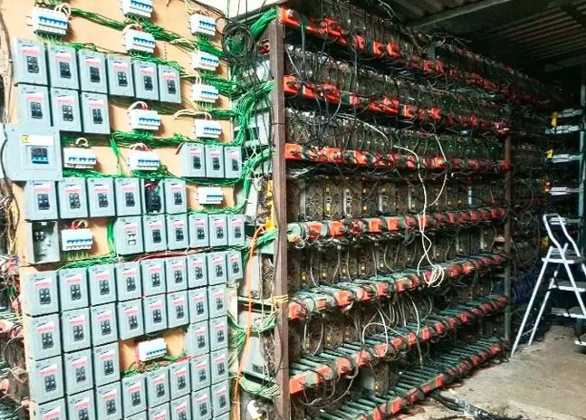 TLAOLA, PUEBLA: DESMANTELAN “FÁBRICA” CLANDESTINA DE CRIPTOMONEDAS